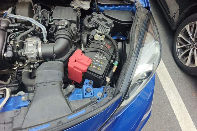 Used Honda LIFE 2021 1.5L CVT SPORT Heartbeat Edition Engine Bay Left