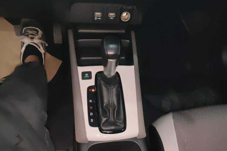 Used Honda LIFE 2021 1.5L CVT CRO-SS Fun Edition Gear Lever