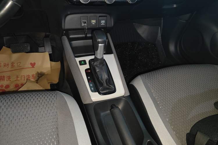 Used Honda LIFE 2021 1.5L CVT CRO-SS Fun Edition Gear Lever