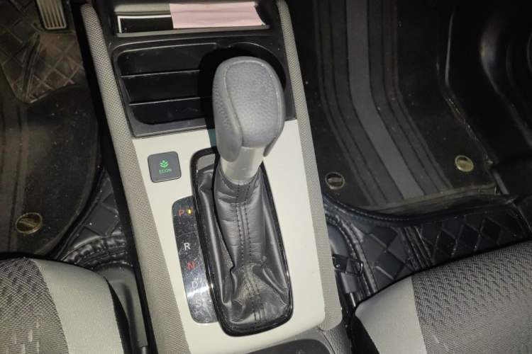 Used Honda LIFE 2021 1.5L CVT CRO-S Fun Edition Gear Lever