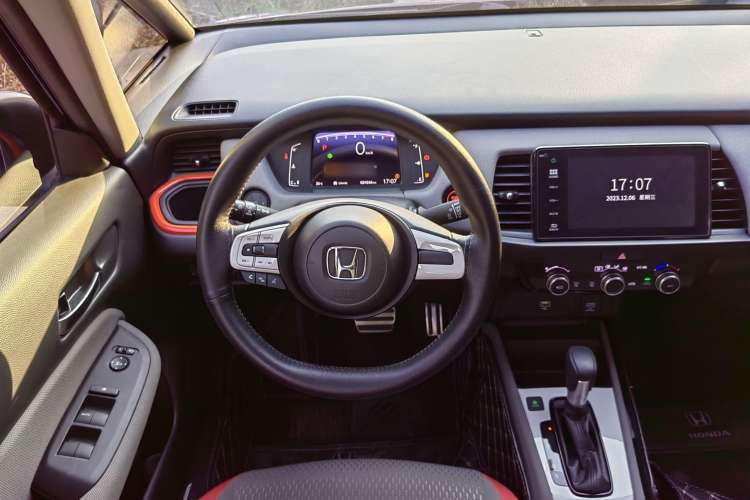 Used Honda LIFE 2021 1.5L CVT SPORT Heartbeat Edition Interior 4