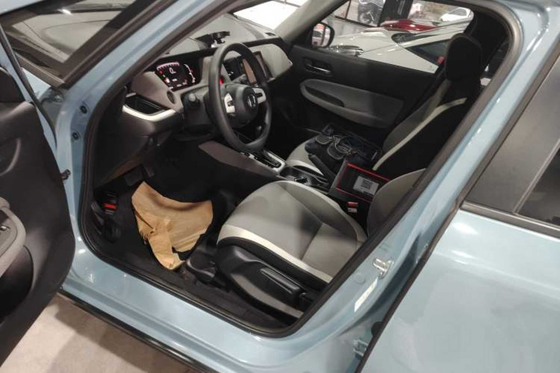 Used Honda LIFE 2021 1.5L CVT CRO-S Fun Edition Left Front Seat