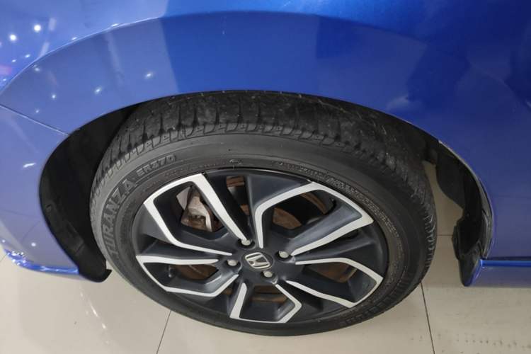 Used Honda LIFE 2021 1.5L CVT SPORT Heartbeat Edition Left Front Wheel Hub