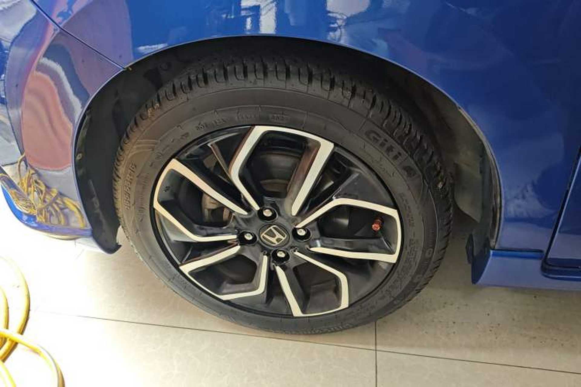 Used Honda LIFE 2021 1.5L CVT SPORT Heartbeat Edition Left Front Wheel Hub