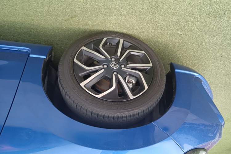 Used Honda LIFE 2021 1.5L CVT SPO-SS Dynamic Edition Left Front Wheel Hub