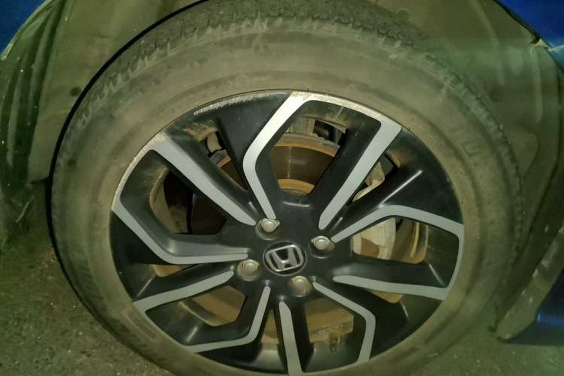 Used Honda LIFE 2021 1.5L CVT SPORT Heartbeat Edition Right Front Wheel Hub