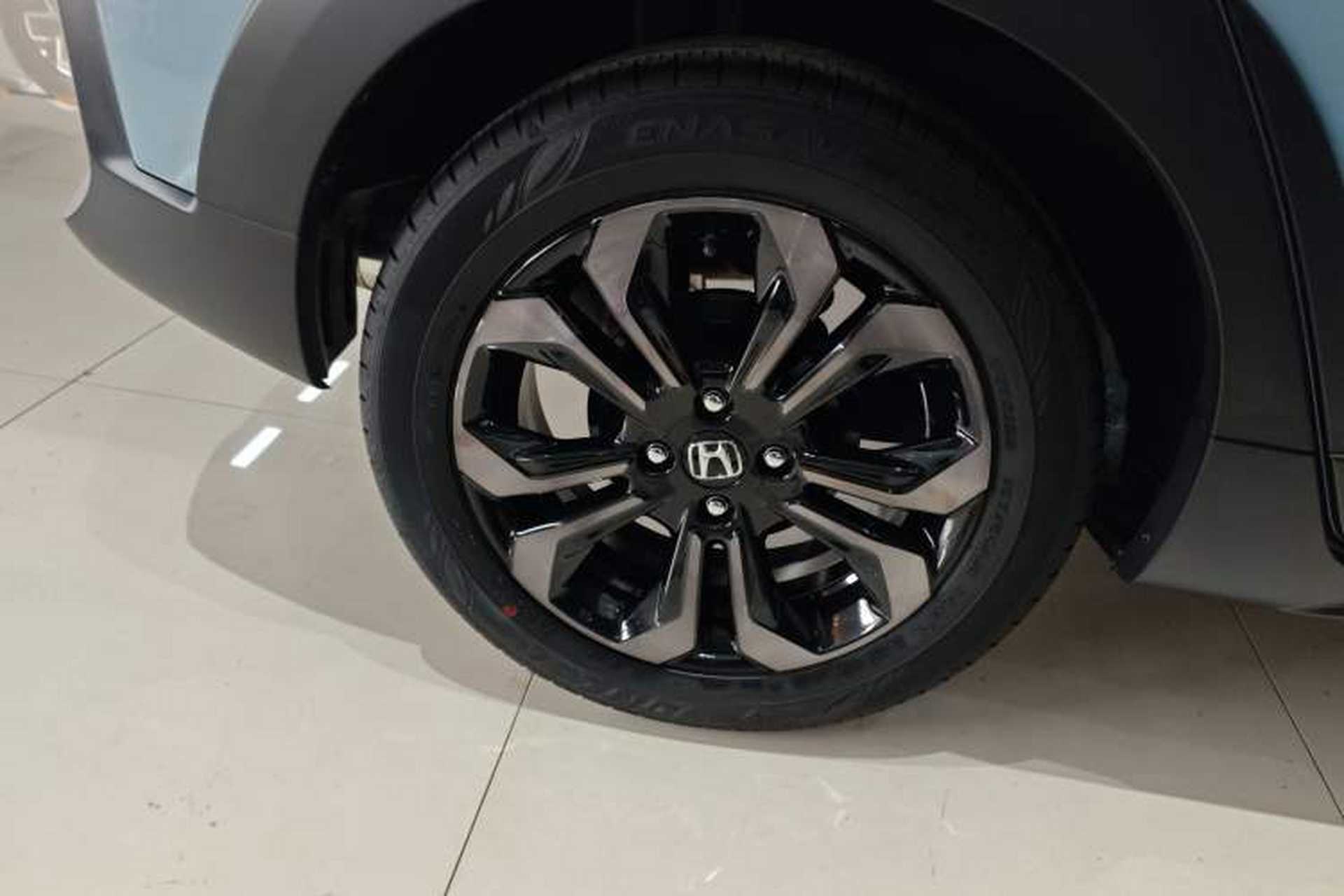 Used Honda LIFE 2021 1.5L CVT CRO-SS Fun Edition Right Rear Wheel Hub