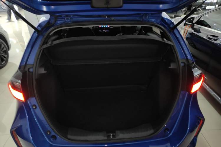 Used Honda LIFE 2021 1.5L CVT SPORT Heartbeat Edition Trunk