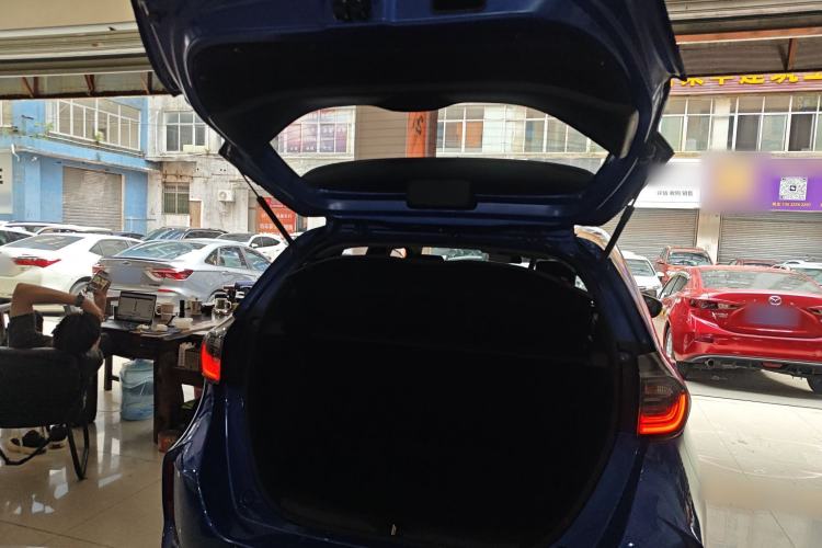 Used Honda LIFE 2021 1.5L CVT SPORT Heartbeat Edition Trunk