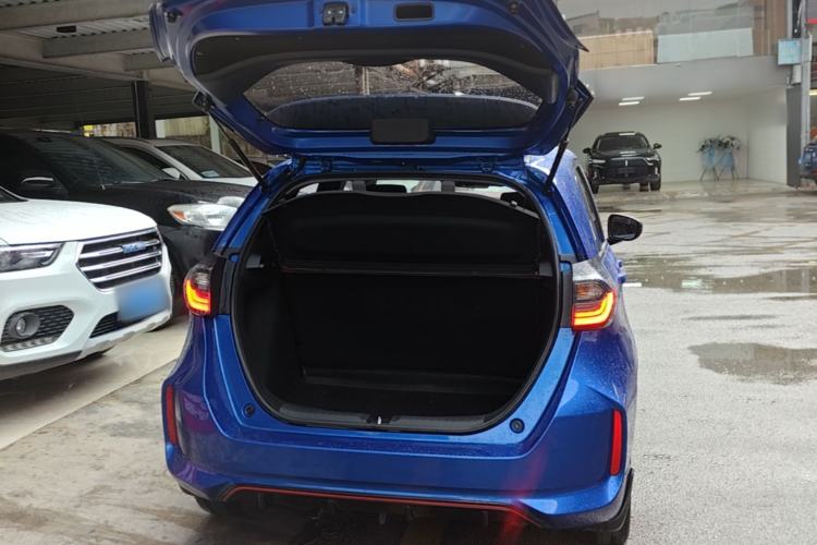 Used Honda LIFE 2021 1.5L CVT SPORT Heartbeat Edition Trunk
