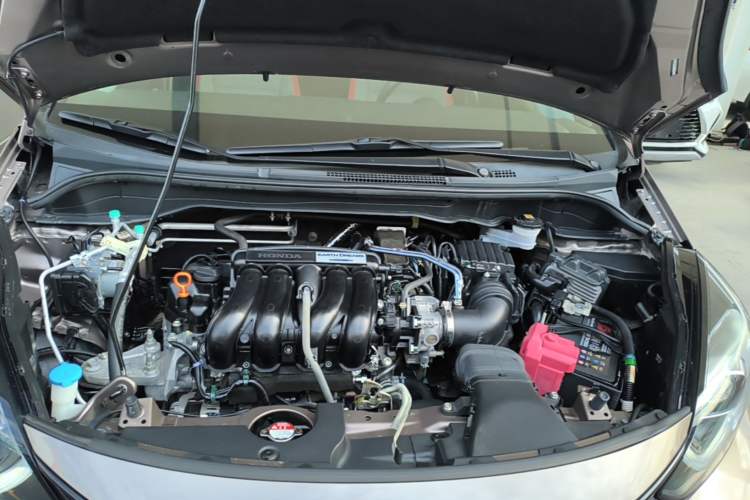 Used Honda LIFE 2021 1.5L CVT SPORT Heartbeat Edition Engine Bay