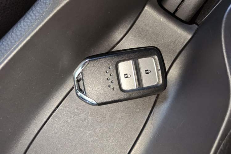 Used Honda LIFE 2021 1.5L CVT CRO-S Fun Edition Interior 1