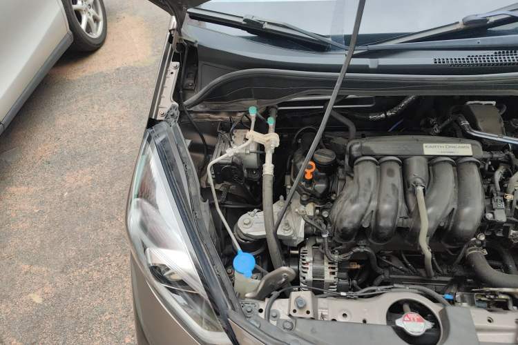 Used Honda LIFE 2021 1.5L CVT SPORT Heartbeat Edition Engine Bay Right