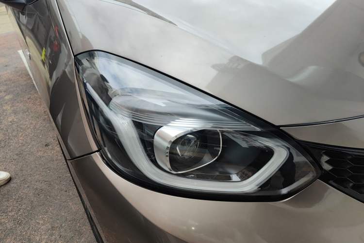 Used Honda LIFE 2021 1.5L CVT SPORT Heartbeat Edition Right Front Headlight