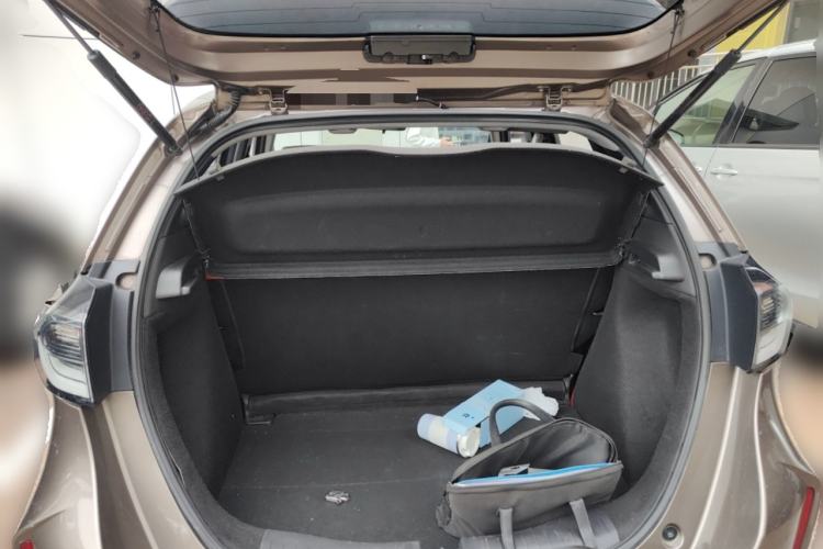 Used Honda LIFE 2021 1.5L CVT SPORT Heartbeat Edition Trunk