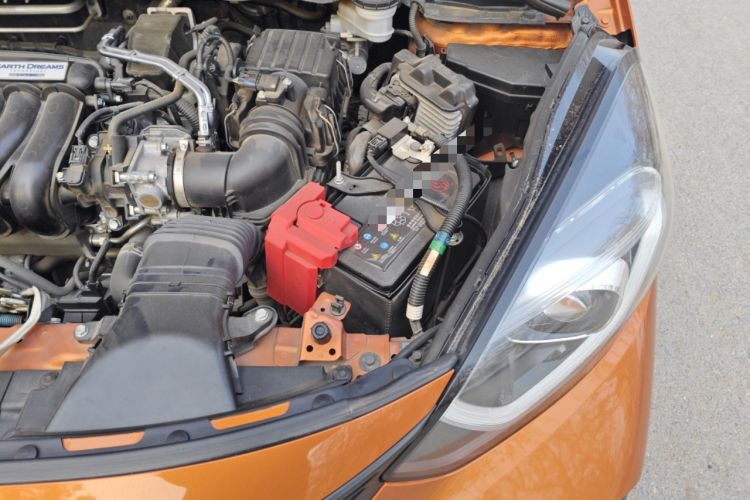 Used Honda LIFE 2021 1.5L CVT CRO-S Fun Edition Engine Bay Left