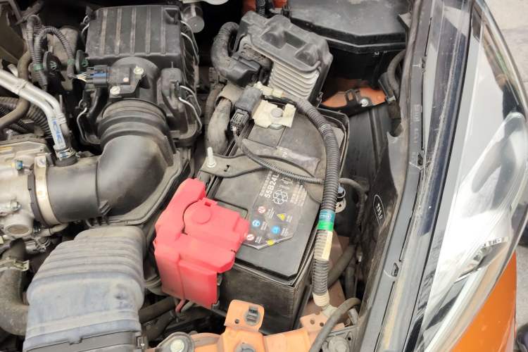 Used Honda LIFE 2021 1.5L CVT SPORT Heartbeat Edition Engine Bay Left