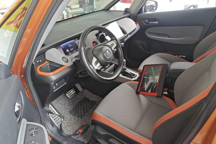 Used Honda LIFE 2021 1.5L CVT SPORT Heartbeat Edition Left Front Seat