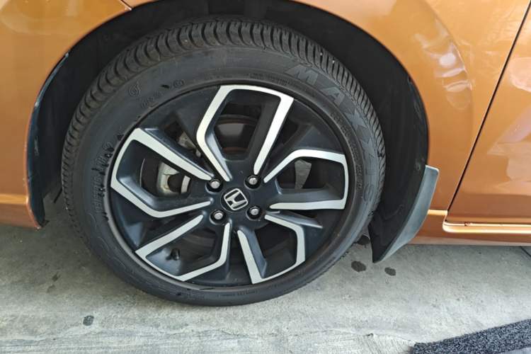 Used Honda LIFE 2021 1.5L CVT SPORT Heartbeat Edition Left Front Wheel Hub