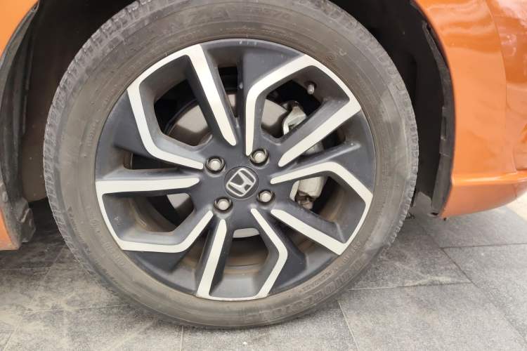 Used Honda LIFE 2021 1.5L CVT SPORT Heartbeat Edition Right Front Wheel Hub