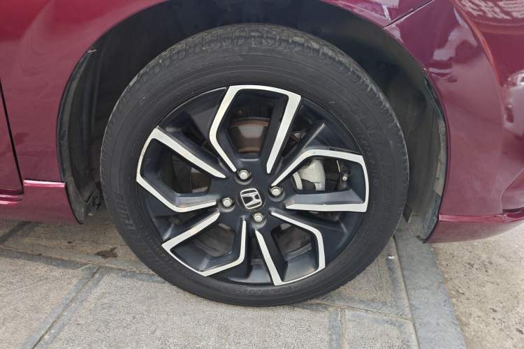Used Honda LIFE 2021 1.5L CVT SPORT Heartbeat Edition Right Front Wheel Hub