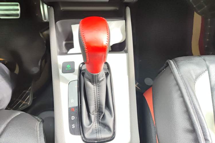 Used Honda LIFE 2021 1.5L CVT SPORT Heartbeat Edition Gear Lever