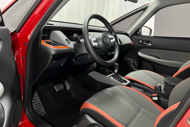 Used Honda LIFE 2021 1.5L CVT SPORT Heartbeat Edition Interior 2