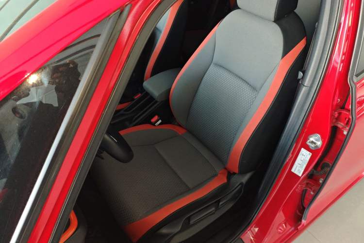 Used Honda LIFE 2021 1.5L CVT SPO-SS Dynamic Edition Left Front Seat