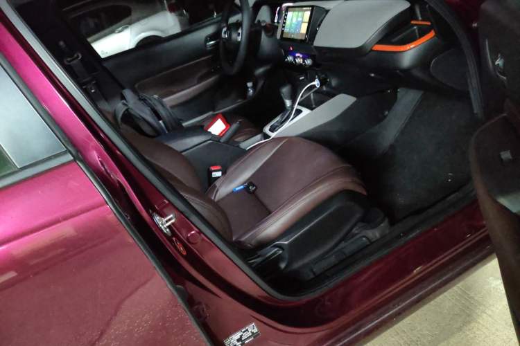 Used Honda LIFE 2021 1.5L CVT SPORT Heartbeat Edition Right Front Seat