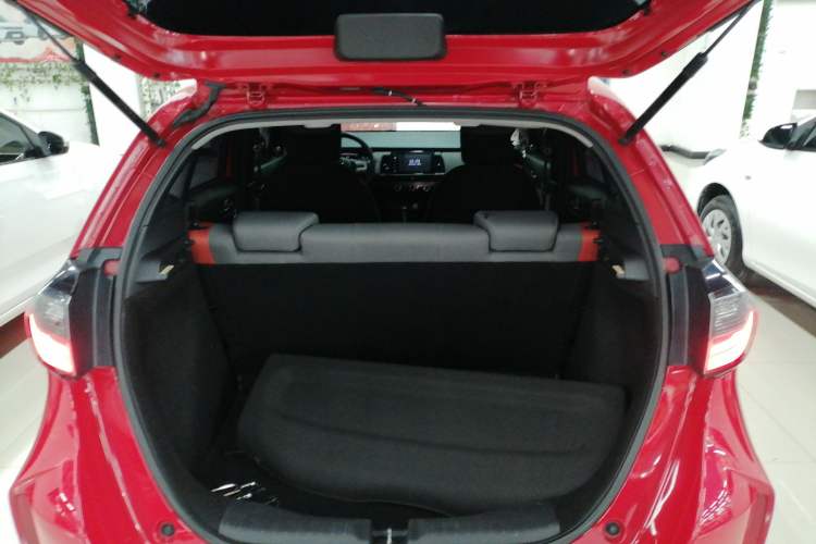 Used Honda LIFE 2021 1.5L CVT SPORT Heartbeat Edition Trunk