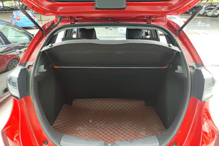 Used Honda LIFE 2021 1.5L CVT SPORT Heartbeat Edition Trunk