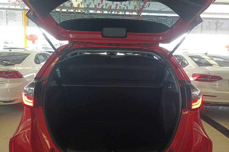 Used Honda LIFE 2021 1.5L CVT SPO-SS Dynamic Edition Trunk