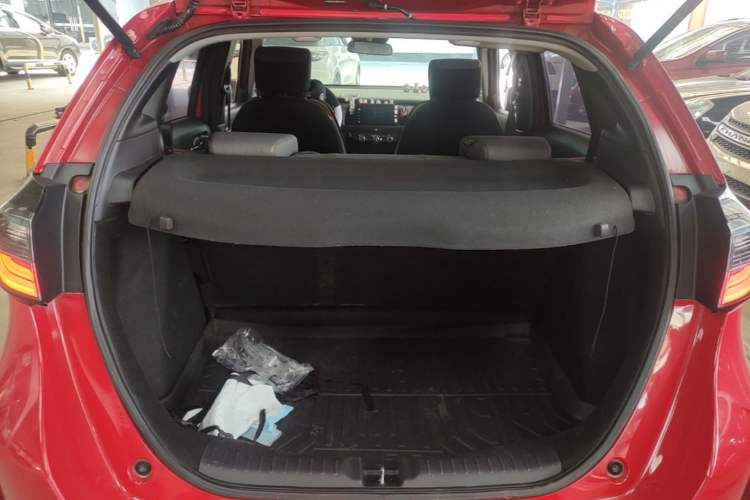 Used Honda LIFE 2021 1.5L CVT SPO-SS Dynamic Edition Trunk