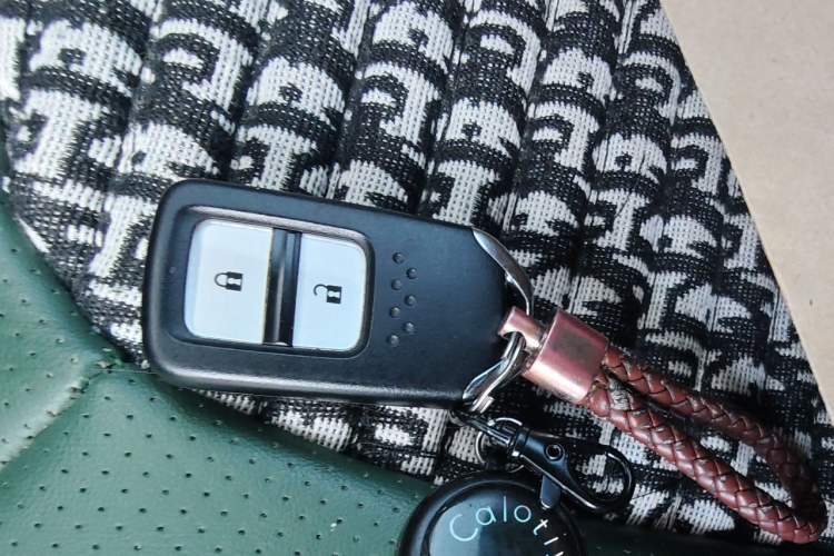 Used Honda LIFE 2021 1.5L CVT SPORT Heartbeat Edition Vehicle Key