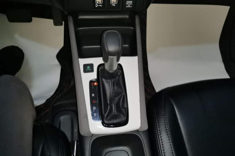 Used Honda LIFE 2021 1.5L CVT CRO-S Fun Edition Gear Lever