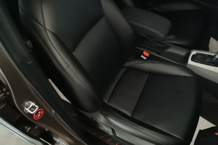 Used Honda LIFE 2021 1.5L CVT CRO-S Fun Edition Right Front Seat