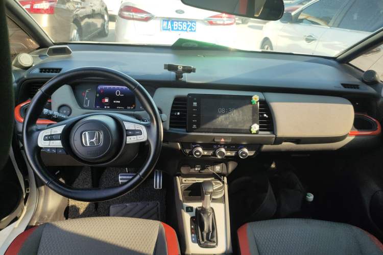 Used Honda LIFE 2021 1.5L CVT SPO-SS Dynamic Edition Center Console