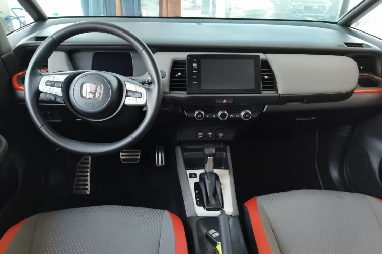 Used Honda LIFE 2021 1.5L CVT SPO-SS Dynamic Edition Center Console