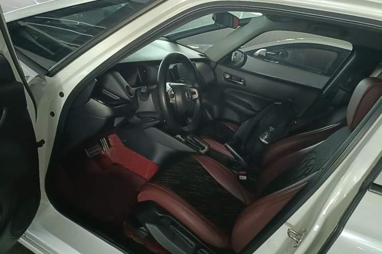 Used Honda LIFE 2021 1.5L CVT SPORT Heartbeat Edition Driver Seat