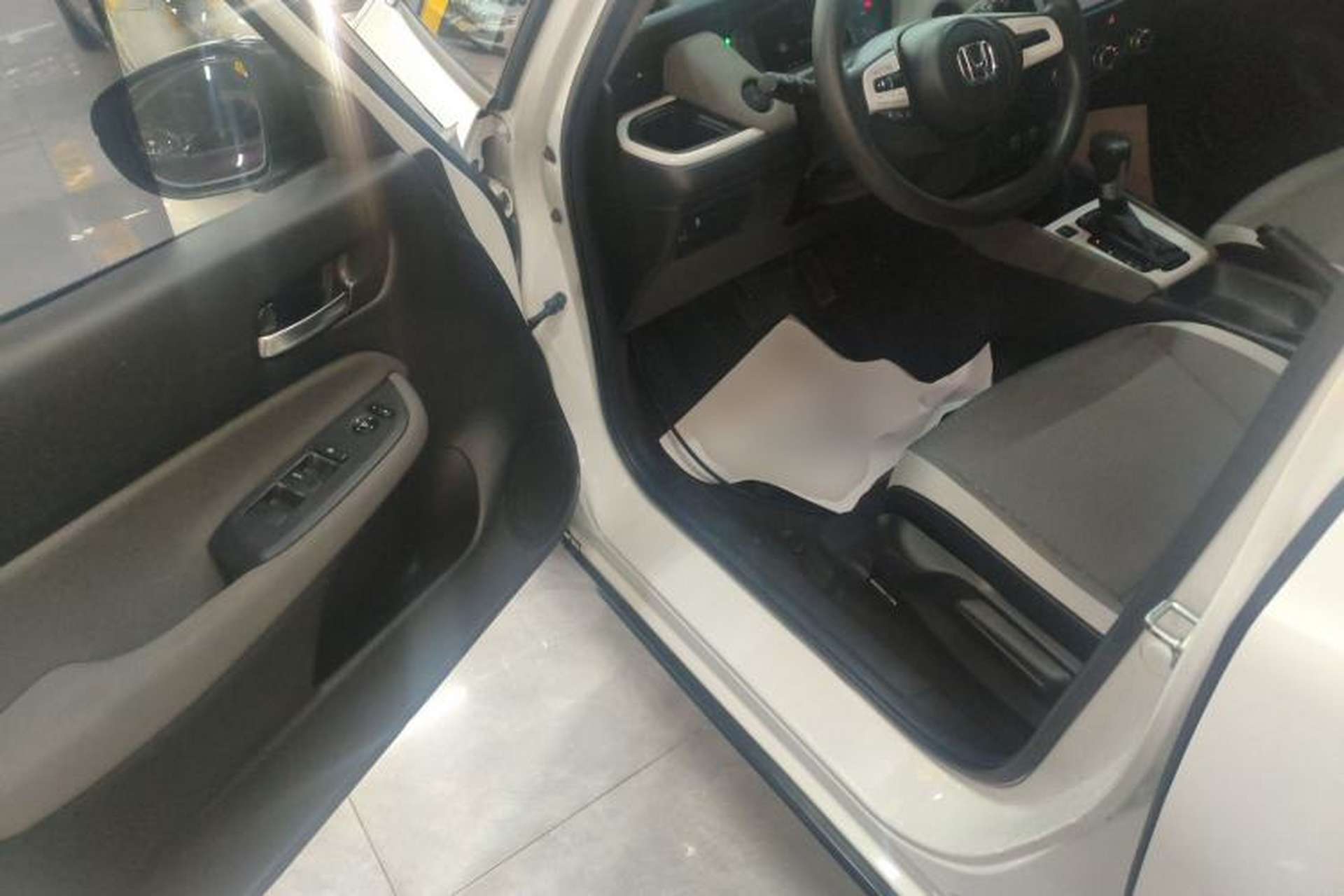 Used Honda LIFE 2021 1.5L CVT CRO-S Fun Edition Driver Seat