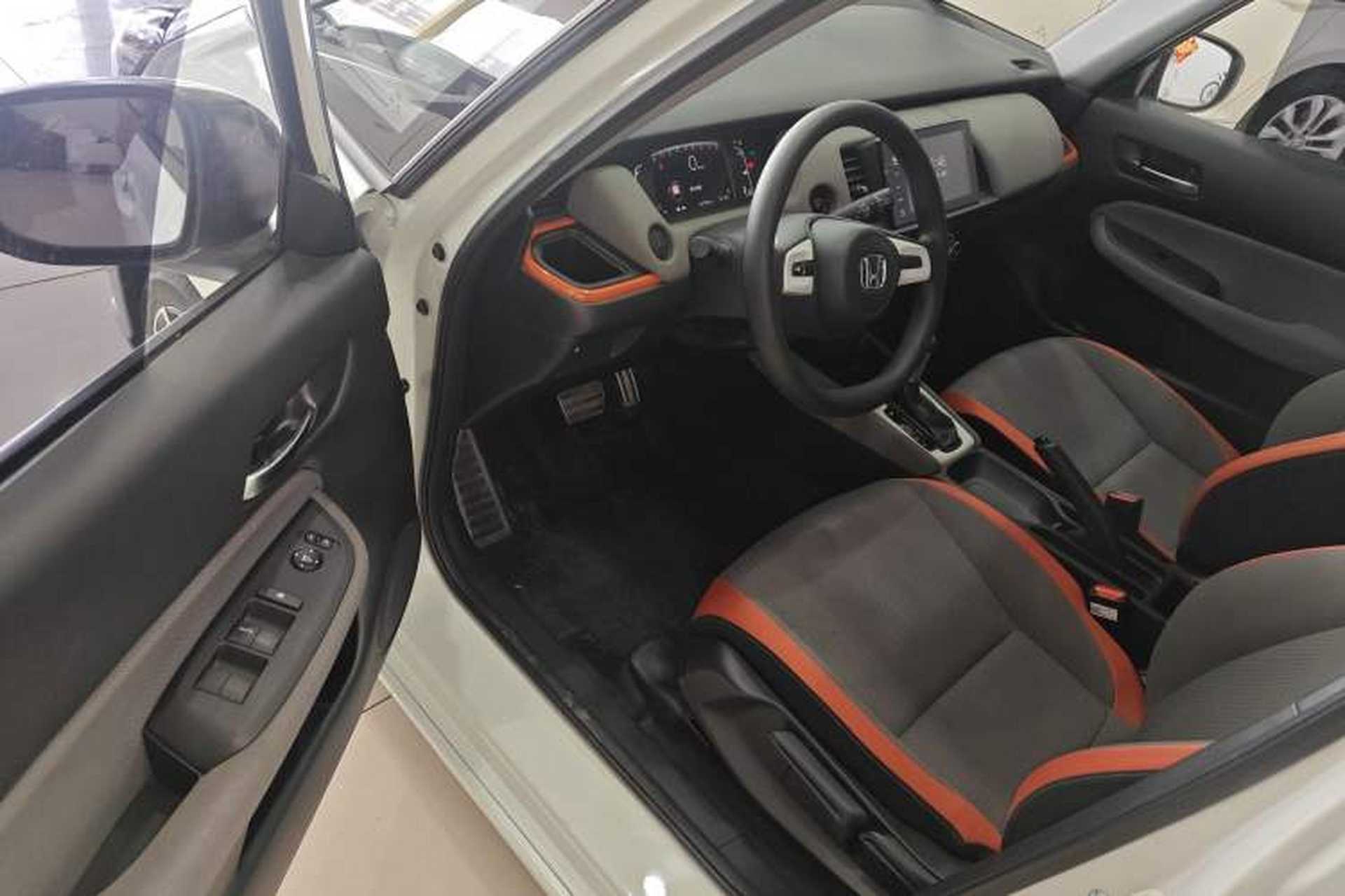 Used Honda LIFE 2021 1.5L CVT SPORT Heartbeat Edition Driver Seat