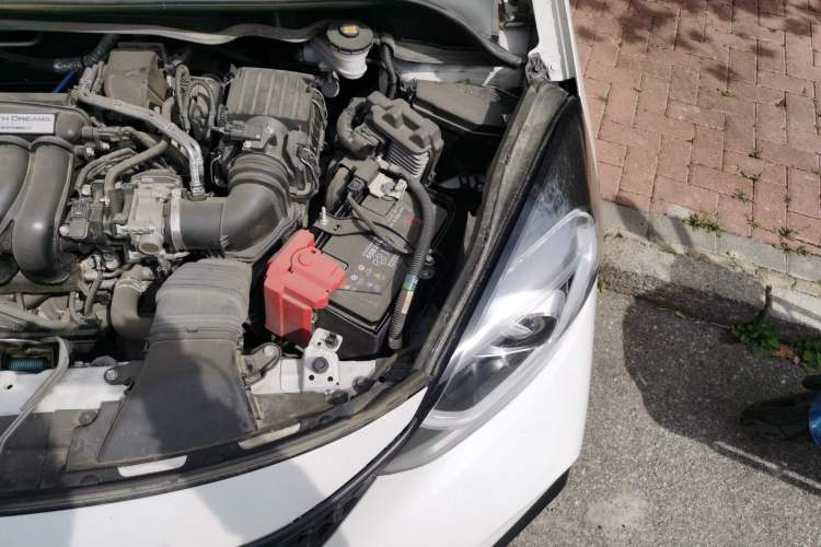 Used Honda LIFE 2021 1.5L CVT CRO-S Fun Edition Engine Bay Left