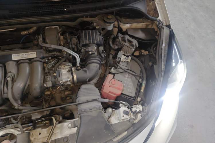 Used Honda LIFE 2021 1.5L CVT SPORT Heartbeat Edition Engine Bay Left