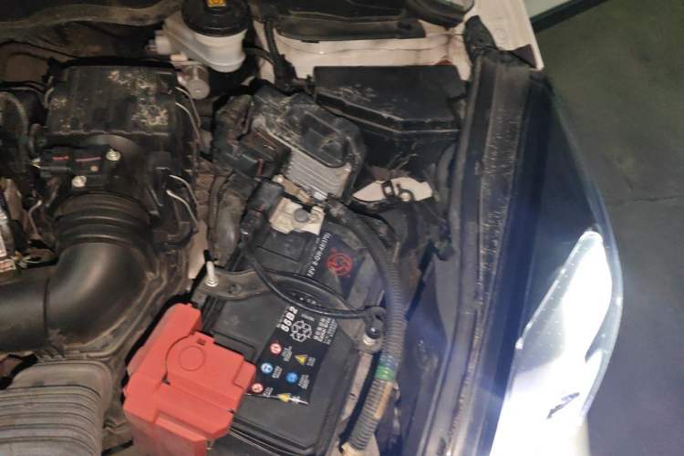 Used Honda LIFE 2021 1.5L CVT CRO-S Fun Edition Engine Bay Left