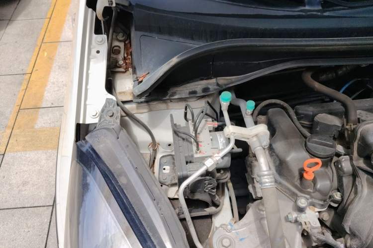 Used Honda LIFE 2021 1.5L CVT CRO-S Fun Edition Engine Bay Right
