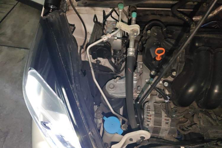 Used Honda LIFE 2021 1.5L CVT CRO-S Fun Edition Engine Bay Right