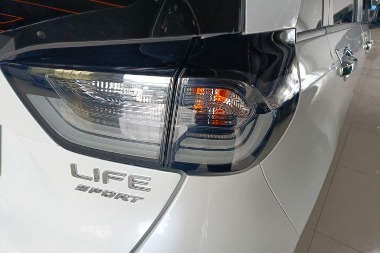 Used Honda LIFE 2021 1.5L CVT SPORT Heartbeat Edition Exterior 6