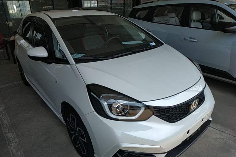 Used Honda LIFE 2021 1.5L CVT SPORT Heartbeat Edition Front Right 45 Deg