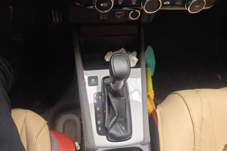Used Honda LIFE 2021 1.5L CVT SPO-SS Dynamic Edition Gear Lever