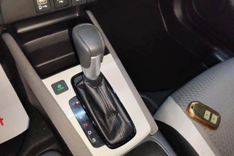 Used Honda LIFE 2021 1.5L CVT CRO-S Fun Edition Gear Lever